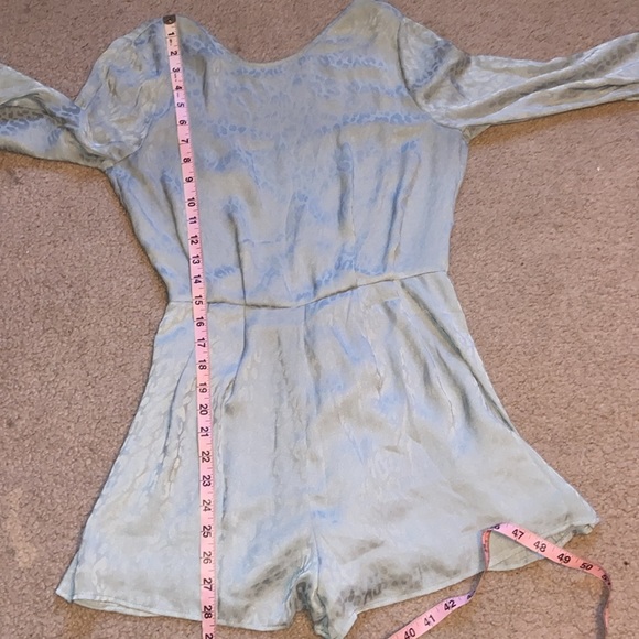 Topshop Satin Animal Playsuit/Romper w/long sleeves and scooped neckline‎ Size 4 - Picture 12 of 13